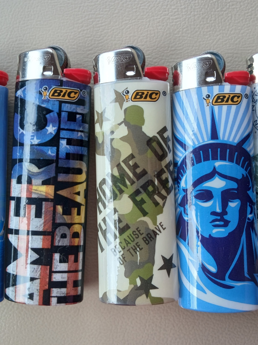 5 BIC LIGHTERS -American Theme.